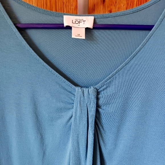LOFT Pleated Front Soft Knit Blouse Size Medium - Picture 2 of 5